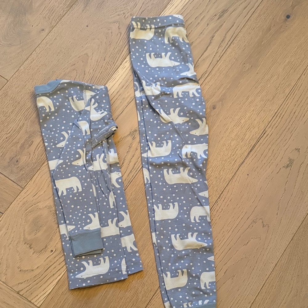 Hanna Anderson  Pajama Set with Polar Bear Print